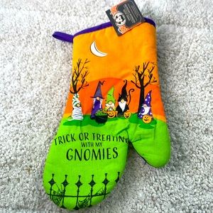 🍒 3 for 15 🍒 Halloween Oven Mit 'Trick Or Treating With My Gnomies' New